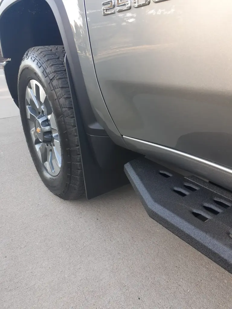 Chevy 2500/3500 front mud flaps, 2020 – Current